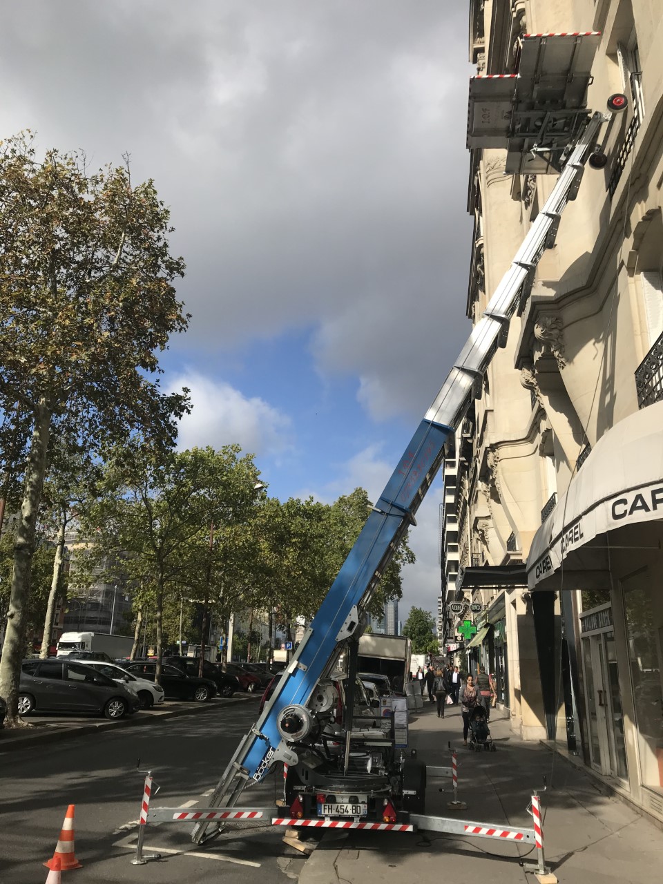 Location monte-meubles tracté Paris 75011