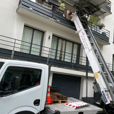 monte-meuble autoporte versailles