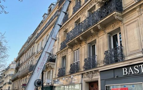 Location monte meubles Paris 11e