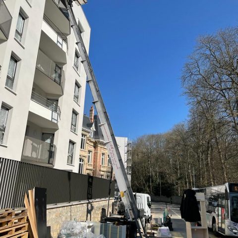 location monte meubles poissy