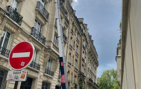 Location monte-matériaux Paris 75004